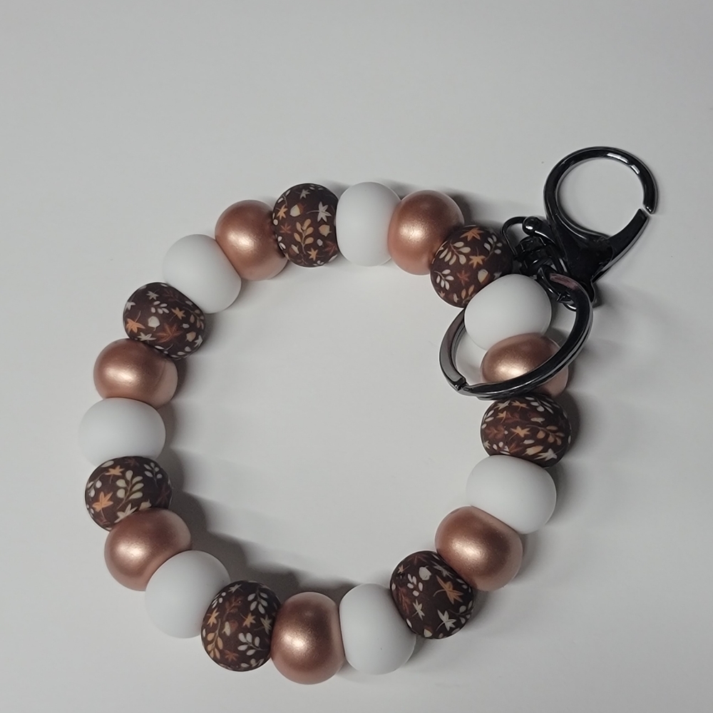 Silicone beaded wristlet